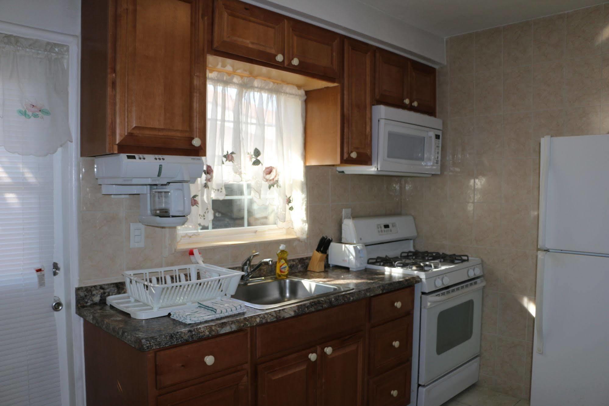 Breakaway Inn Guest House Lauderdale-by-the-Sea Exterior foto